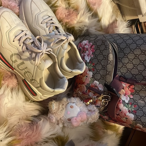 Gucci Sneakers - Picture 2 of 4